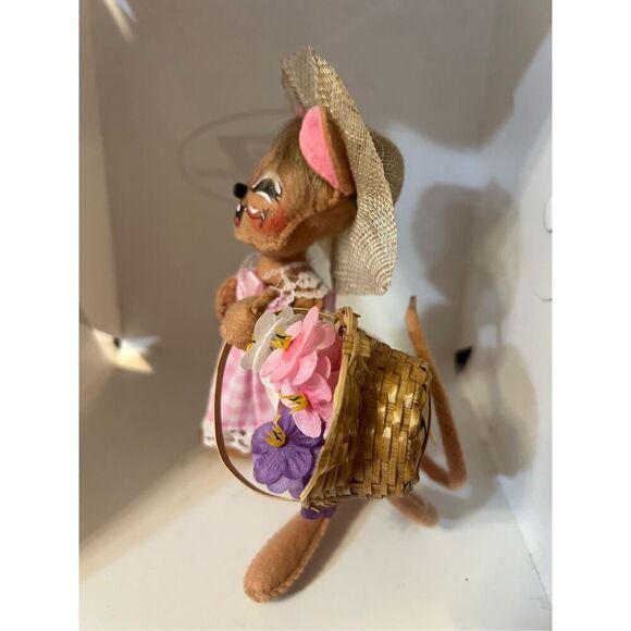 Annalee 2017 Springtime Easter Mouse 7” tall W/flowers - Picture 4 of 7
